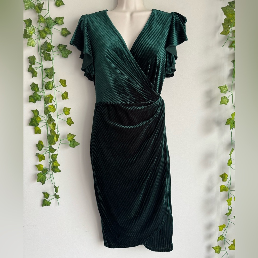 🌿 Oten Velvet Green Wrap Cinch Midi Dress